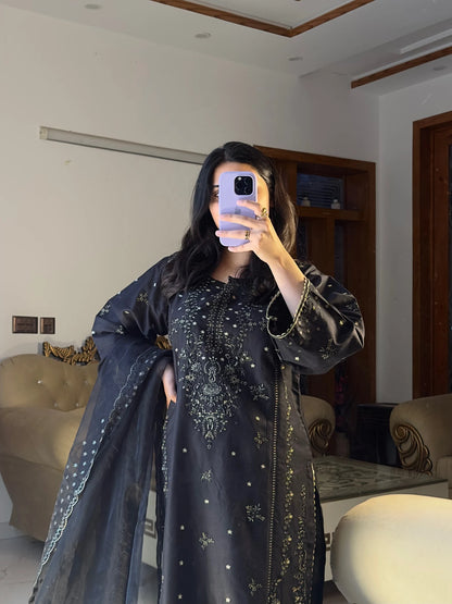 Mannat Embroidered 3pc
